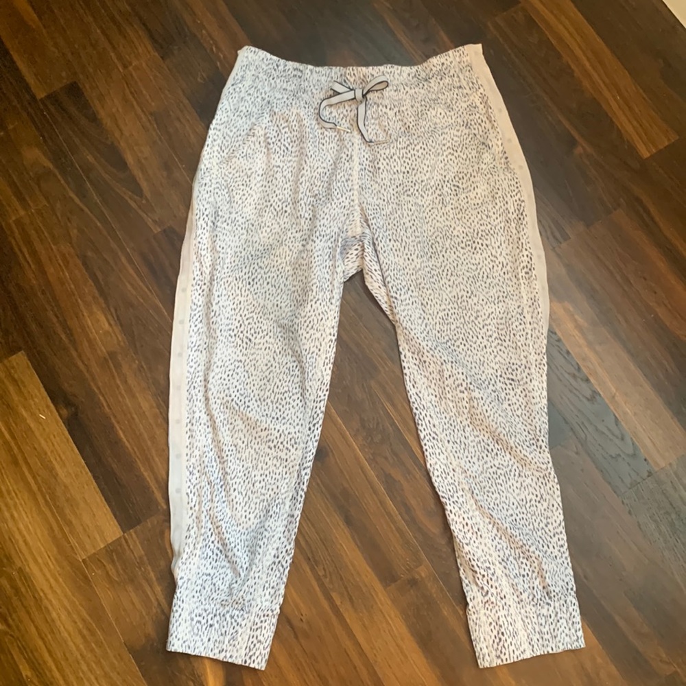 Lululemon Trainer Track Tear Away Pant Sz 6 Dottie dash